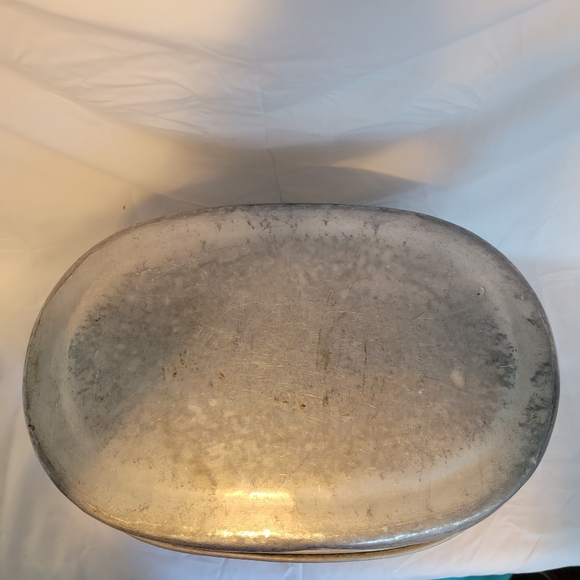 VINTAGE Aluminum Unbranded Roasting Pan Dutch Oven Vented With Lid - Picture 6 of 15